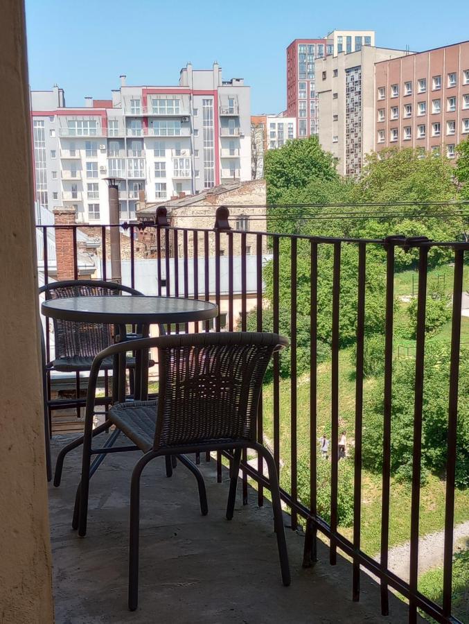 Apartment On Khorvatska Street ลวีฟ ภายนอก รูปภาพ