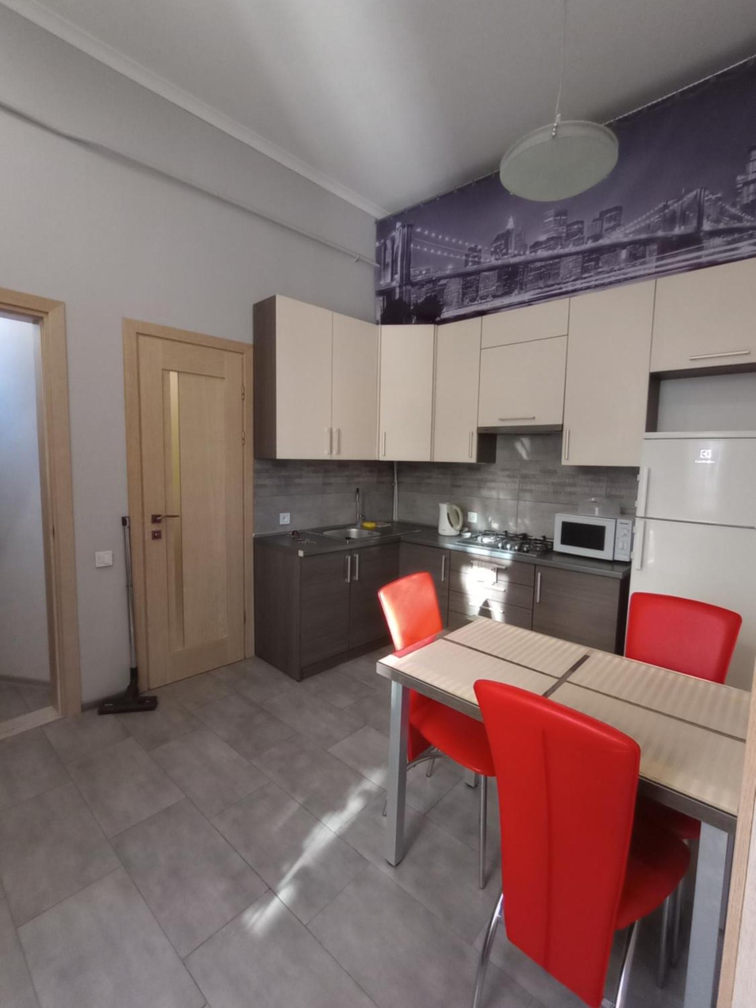 Apartment On Khorvatska Street ลวีฟ ภายนอก รูปภาพ