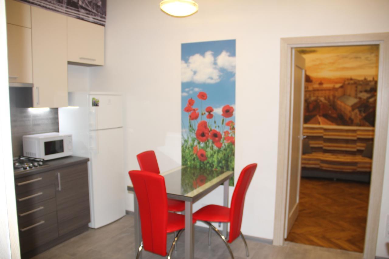 Apartment On Khorvatska Street ลวีฟ ภายนอก รูปภาพ