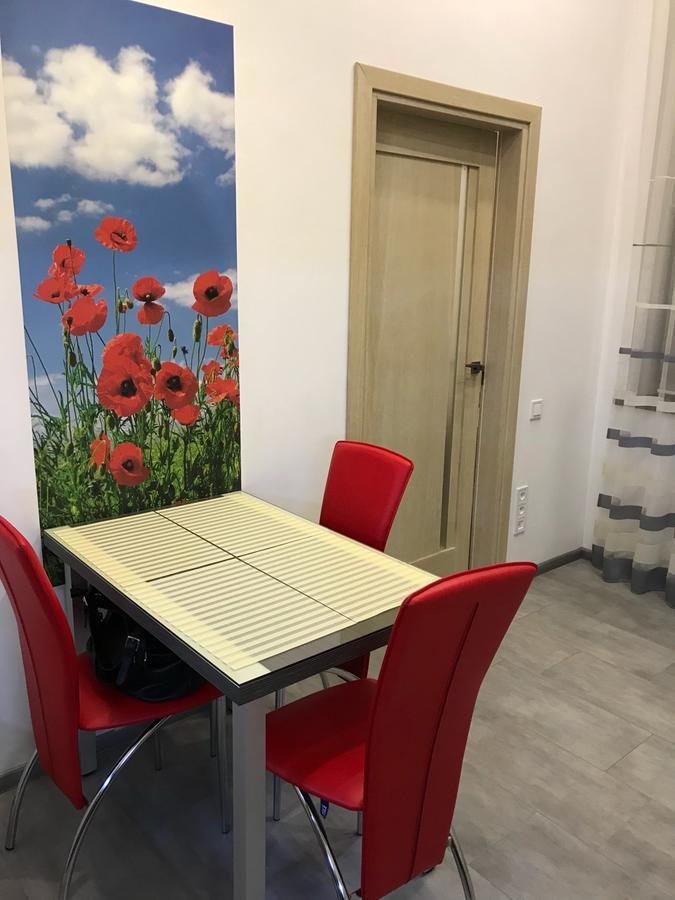 Apartment On Khorvatska Street ลวีฟ ภายนอก รูปภาพ