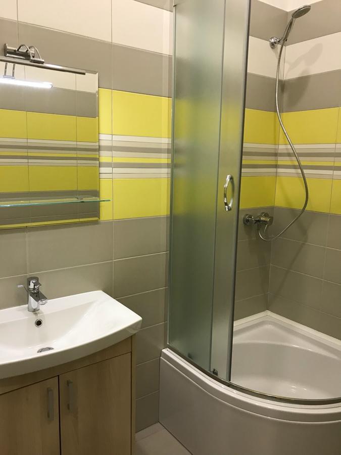 Apartment On Khorvatska Street ลวีฟ ภายนอก รูปภาพ